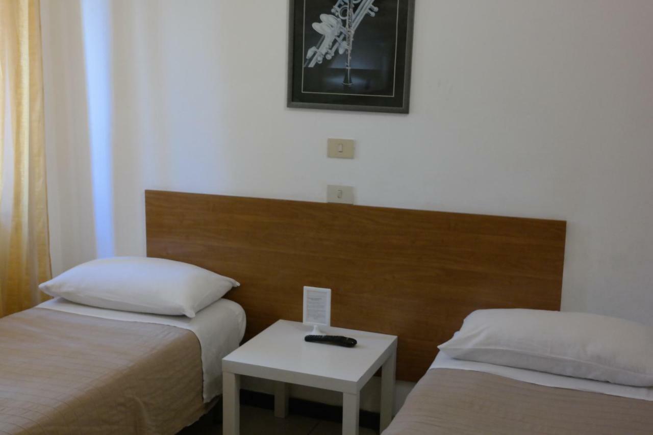 Hotel Houston Livorno - Struttura Esclusivamente Turistica - Not For Business Or Workers Exterior photo