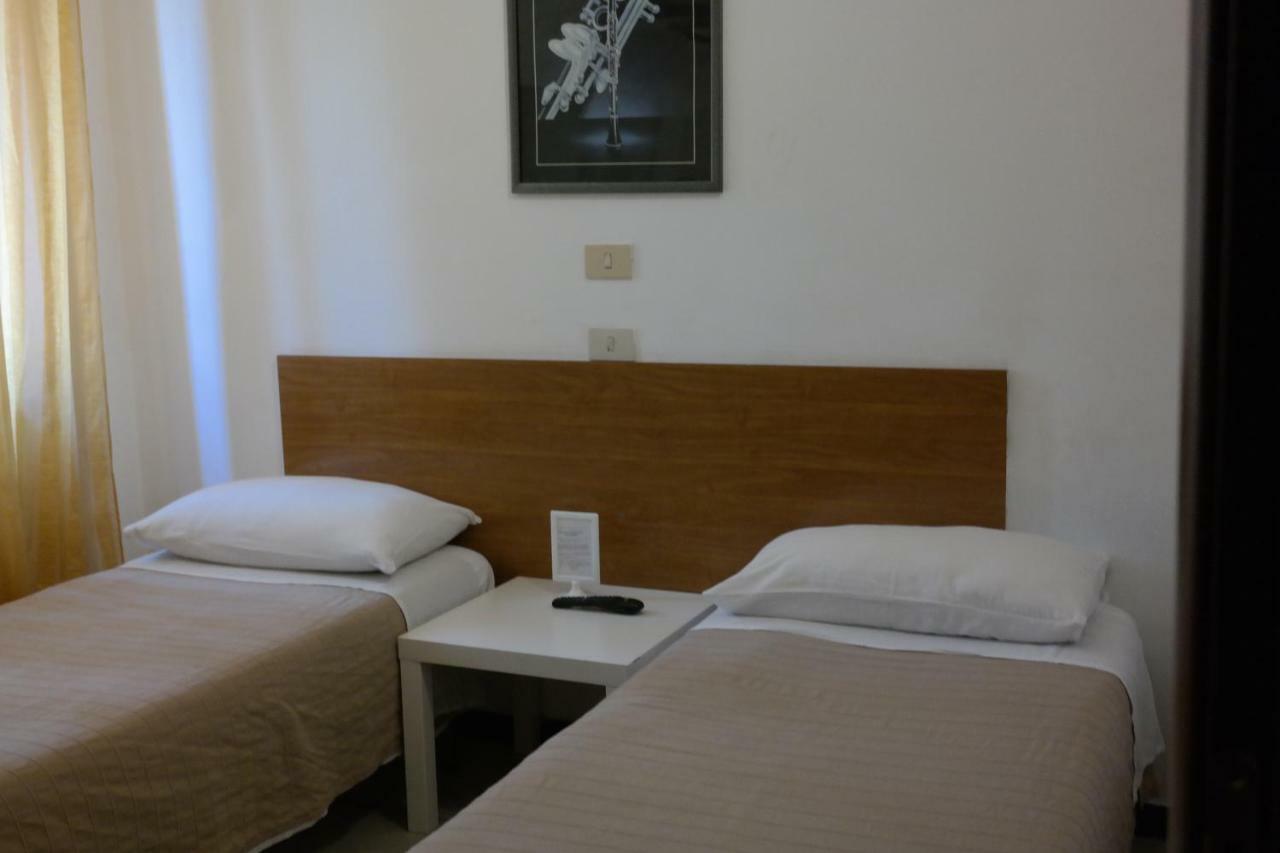 Hotel Houston Livorno - Struttura Esclusivamente Turistica - Not For Business Or Workers Exterior photo