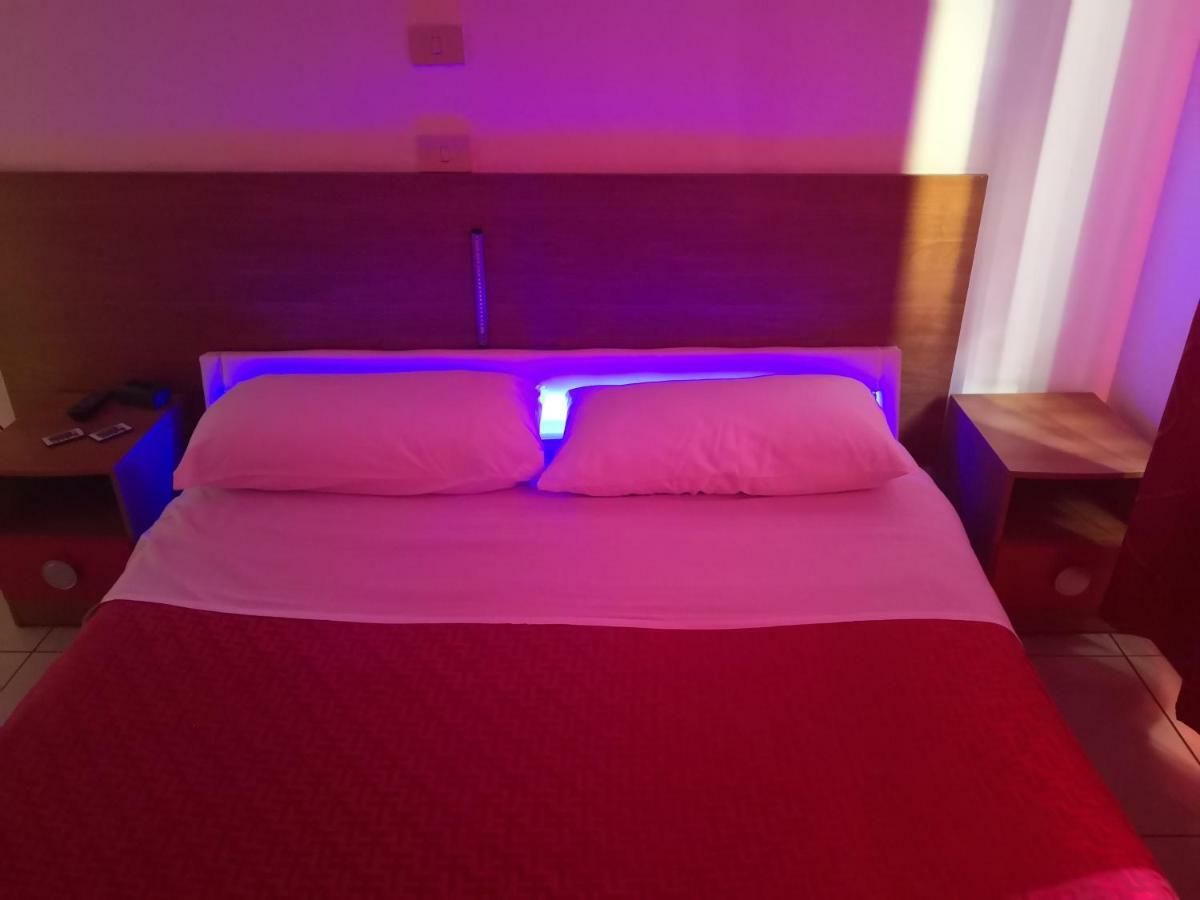 Hotel Houston Livorno - Struttura Esclusivamente Turistica - Not For Business Or Workers Exterior photo